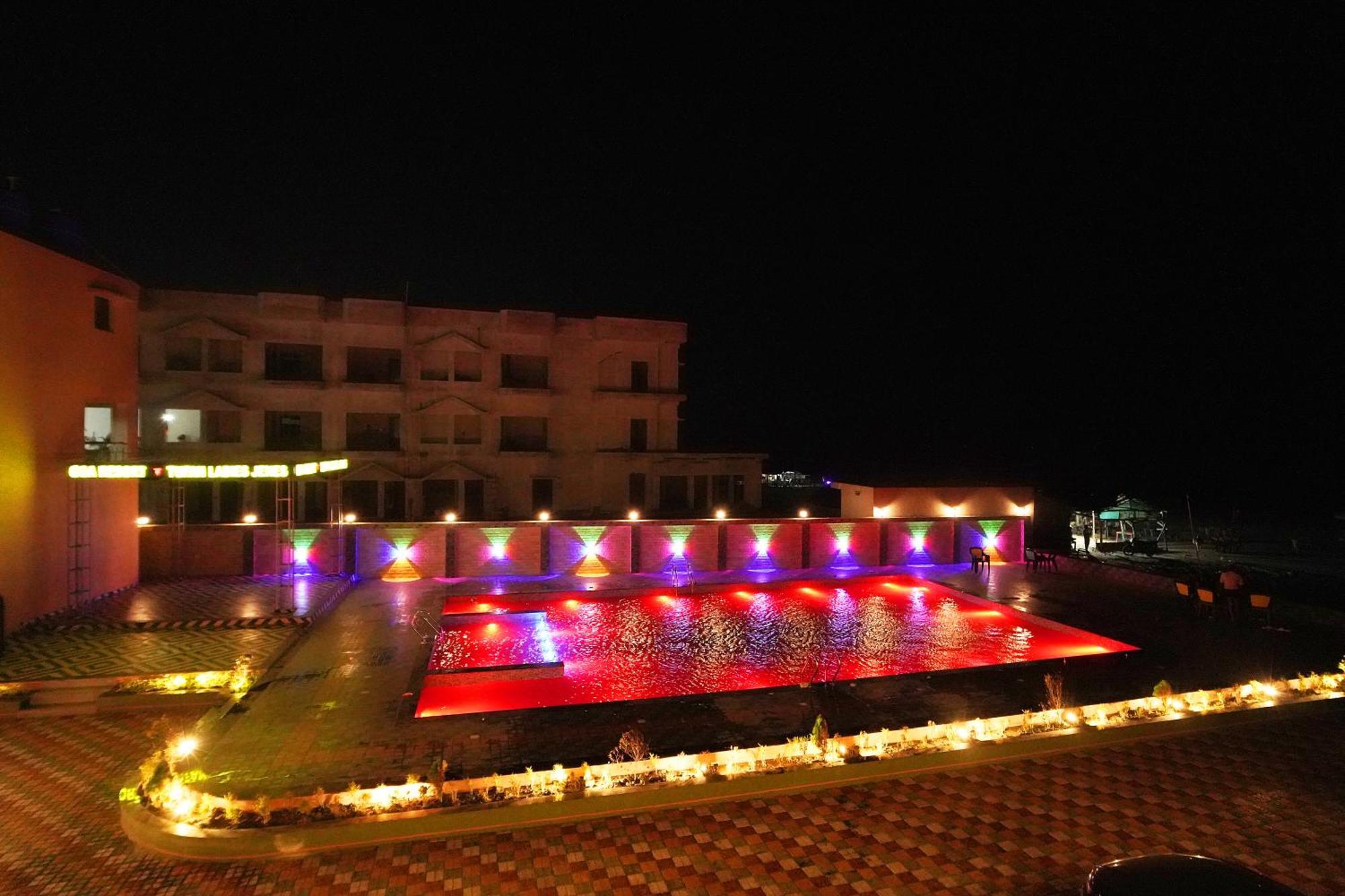 Goa Beach Resort On Beach Мандармани Экстерьер фото